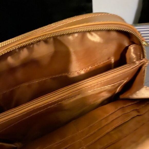 Joy & Iman Tan leather crossbody purse - Picture 2 of 6